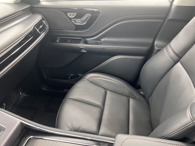 Used 2025 Lincoln Aviator AWD image 21