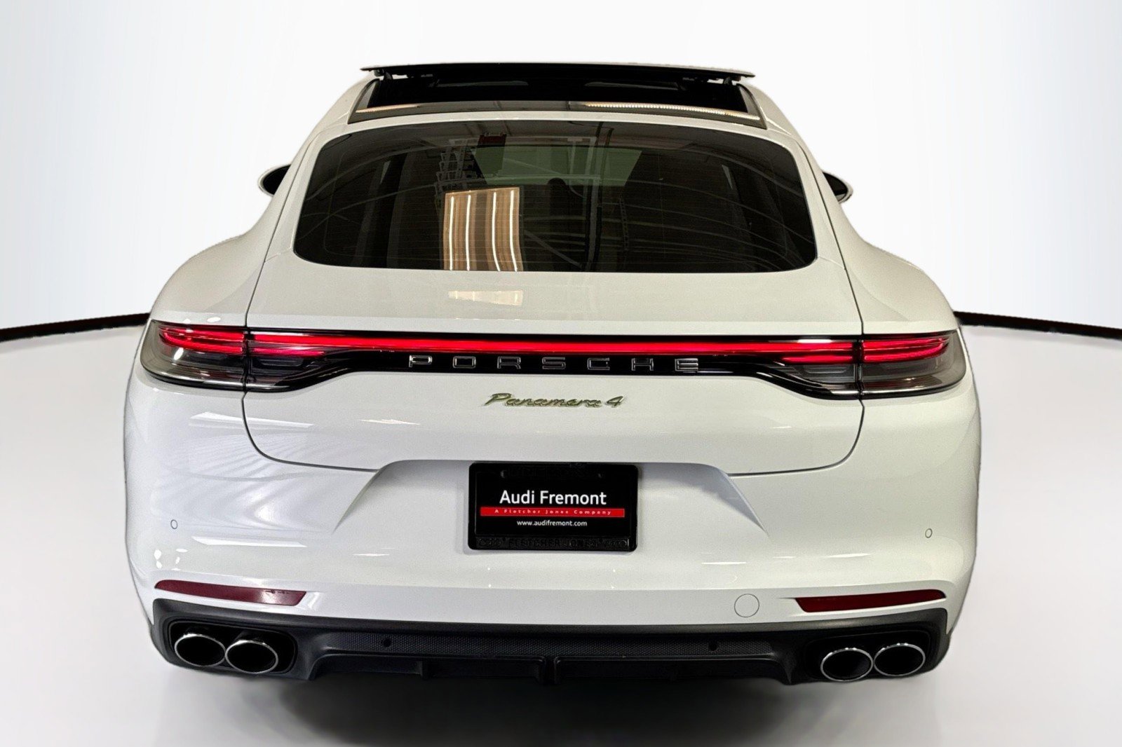 Used 2023 Porsche Panamera 4 w/ Premium Package image 6