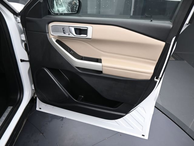 Used 2021 Ford Explorer Limited w/ Equipment Group 301A image 34