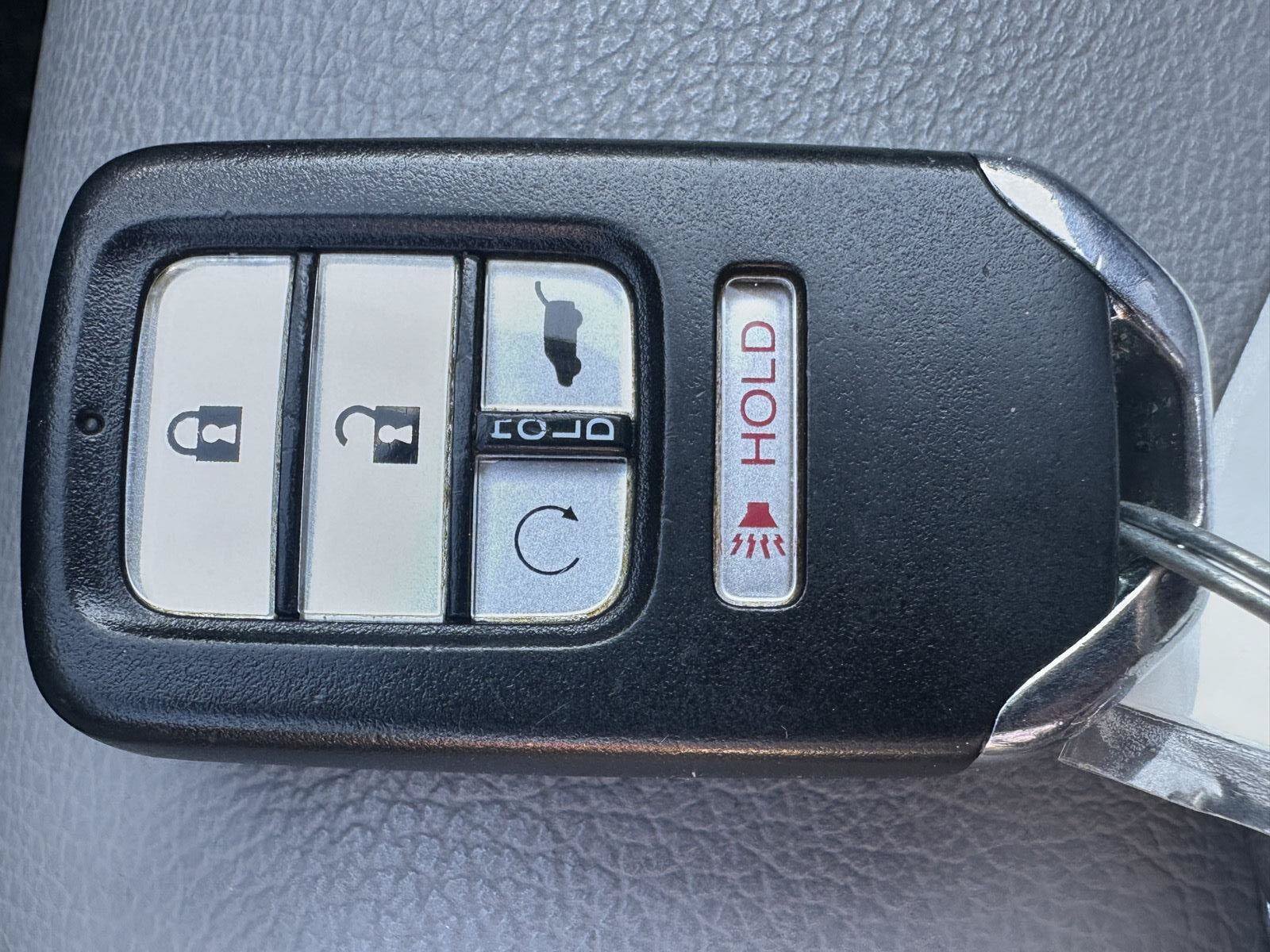 Used 2019 Honda Pilot Touring image 14