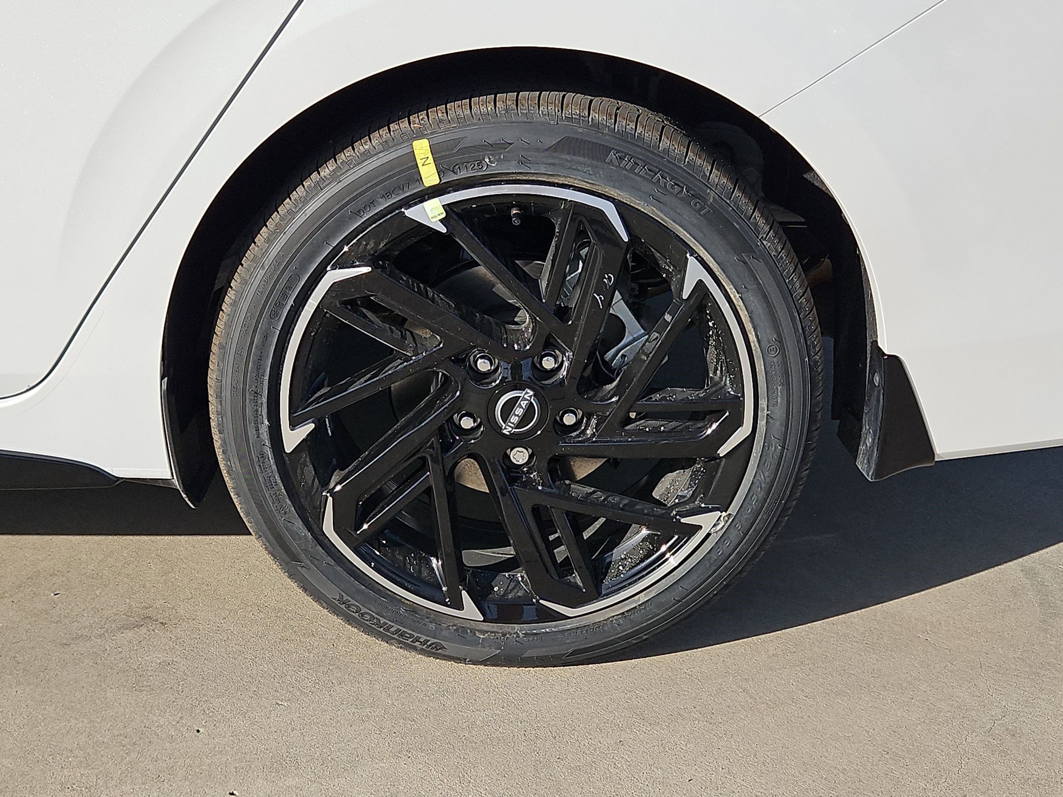 New 2026 Nissan Sentra SR w/ SR Premium Package FWD image 9