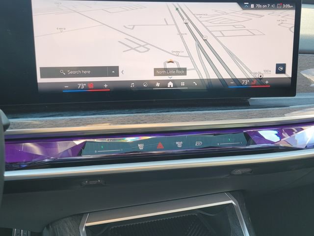 Used 2025 BMW 740i xDrive image 18