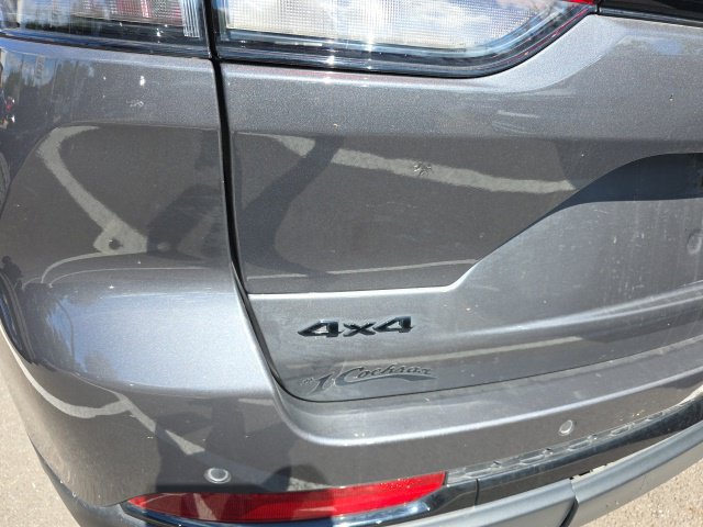 Used 2024 Jeep Grand Cherokee Altitude AWD/4WD image 9