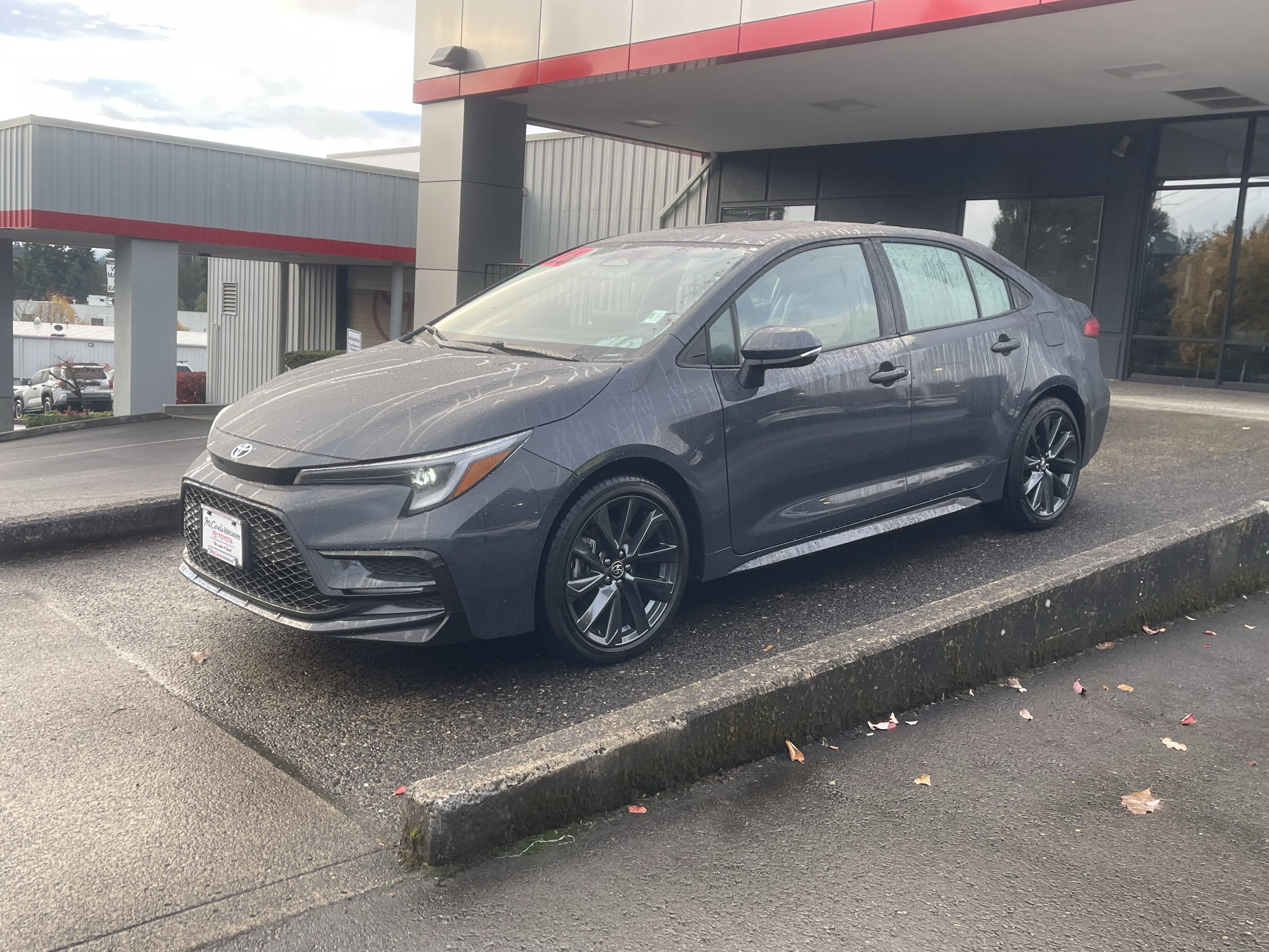 Used 2026 Toyota Corolla XSE FWD image 4
