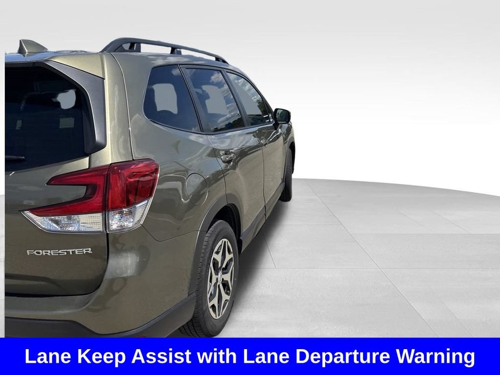 Used 2023 Subaru Forester Premium AWD/4WD image 6