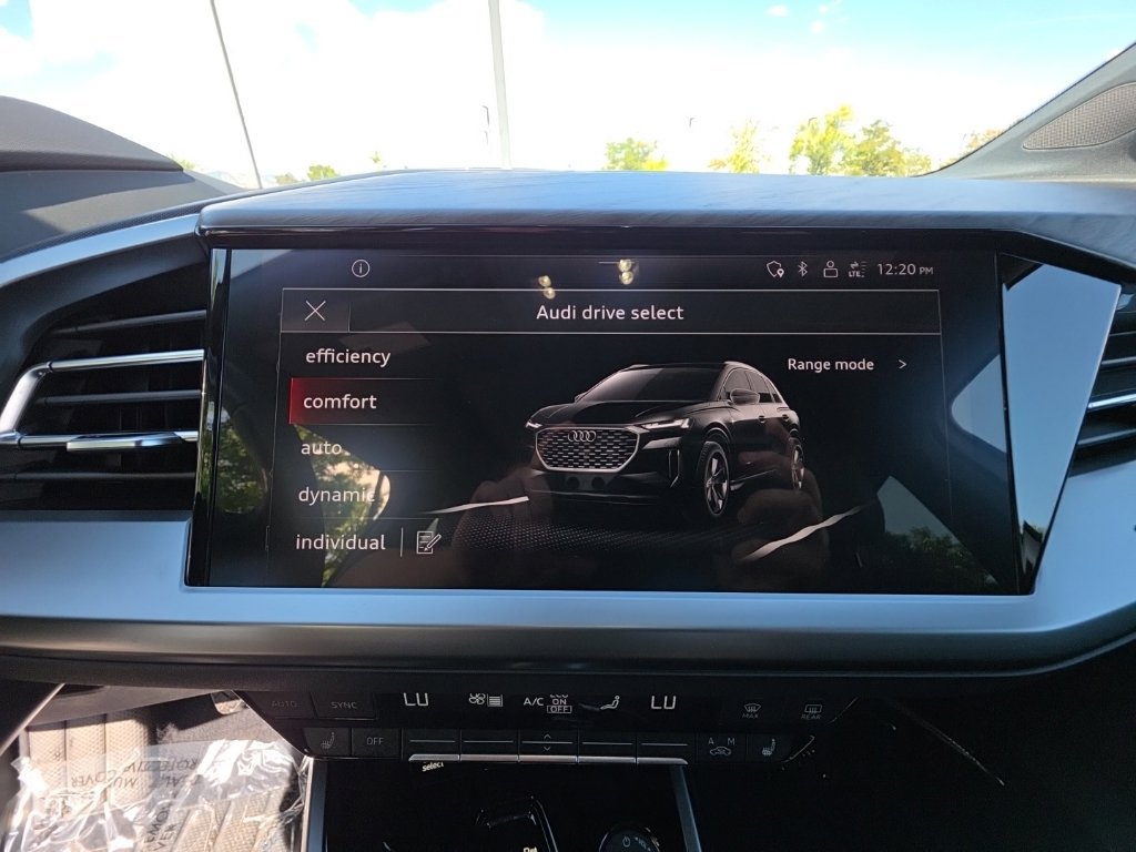 Used 2024 Audi Q4 e-tron Premium Plus w/ Premium Plus AWD/4WD image 18
