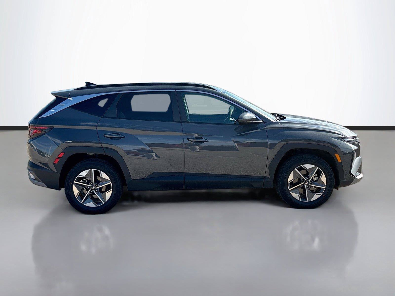 Certified 2025 Hyundai Tucson SEL AWD/4WD image 17
