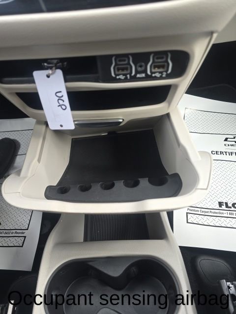 Used 2023 Chrysler Voyager LX image 20