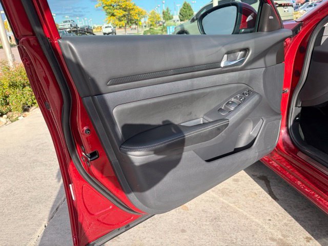 Used 2025 Nissan Altima 2.5 SV w/ SV Special Edition Package AWD/4WD image 11