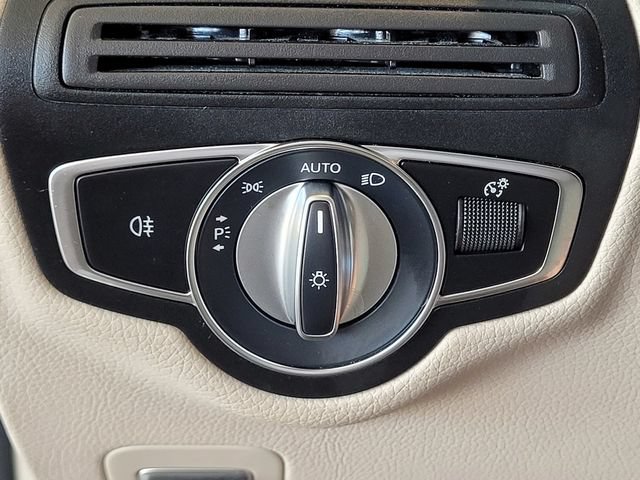 Used 2021 Mercedes-Benz GLC 300 4MATIC image 13