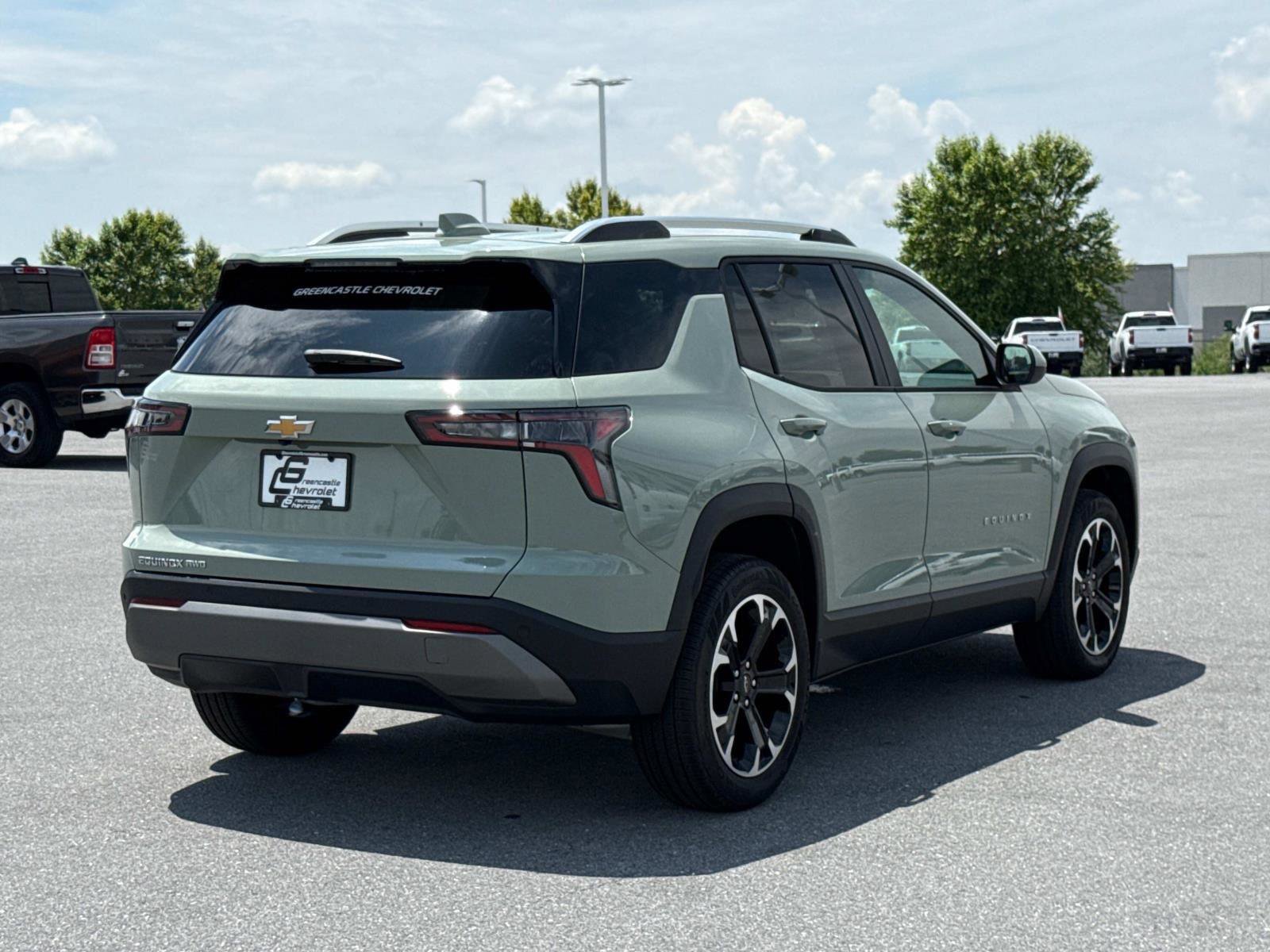 New 2025 Chevrolet Equinox LT image 13