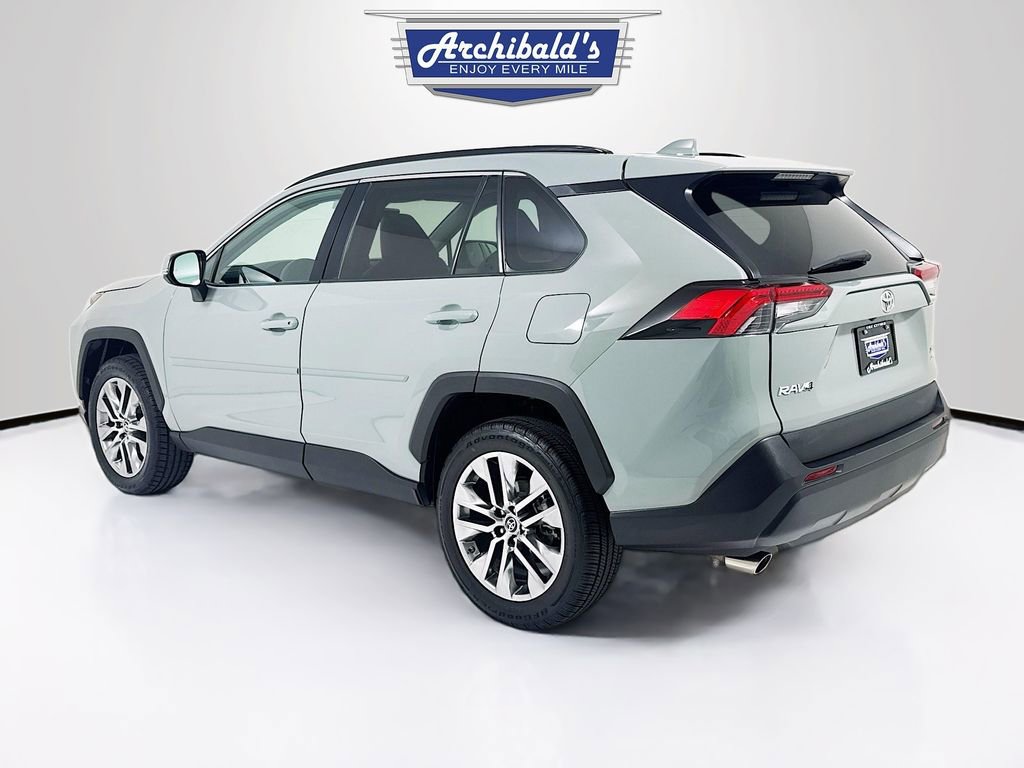 Used 2019 Toyota RAV4 XLE Premium image 5