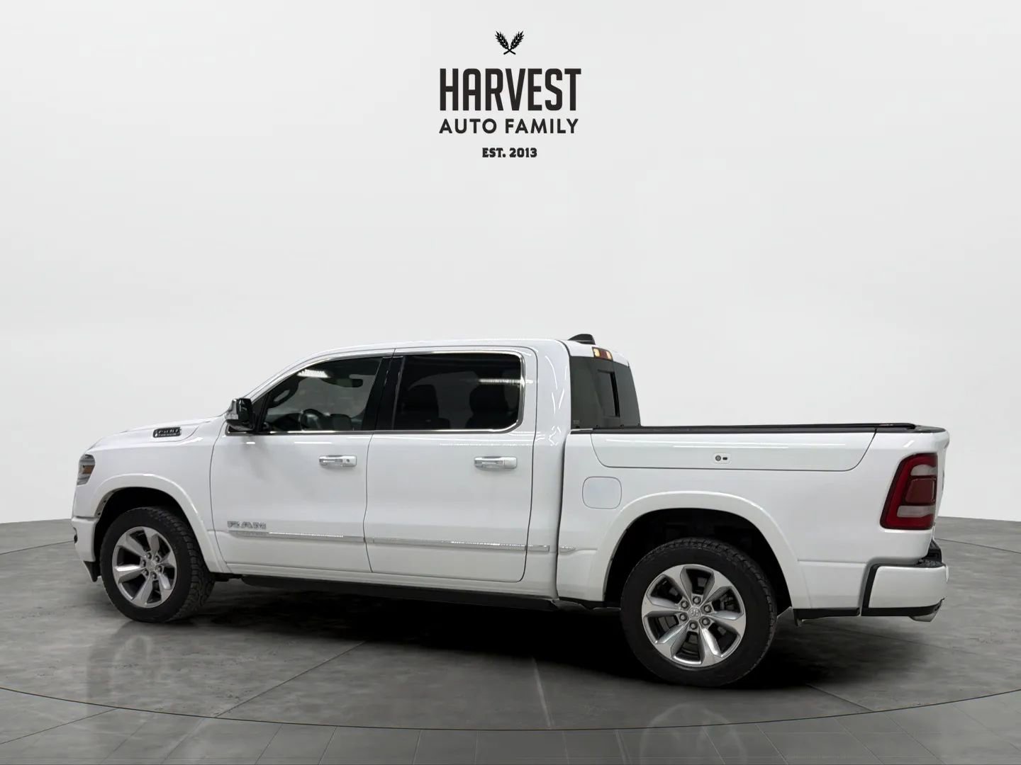 Used 2021 RAM 1500 Limited w/ Body Color Bumper Group AWD/4WD image 3