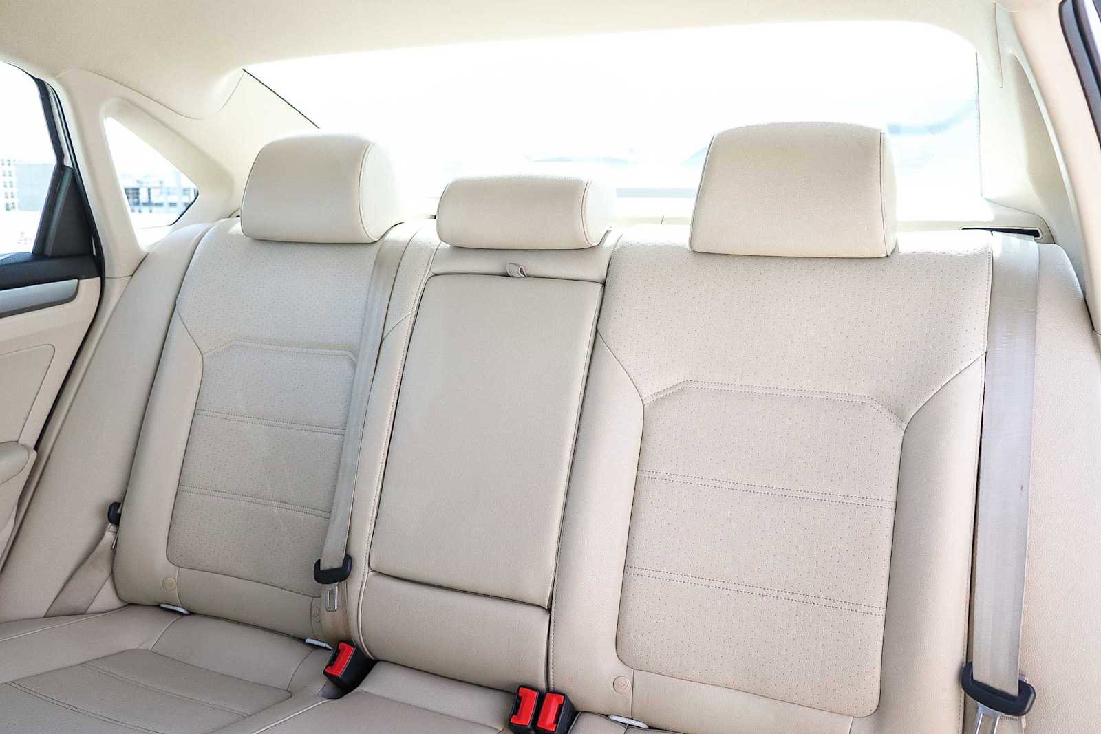 Used 2015 Volkswagen Passat 1.8T Limited Edition image 23