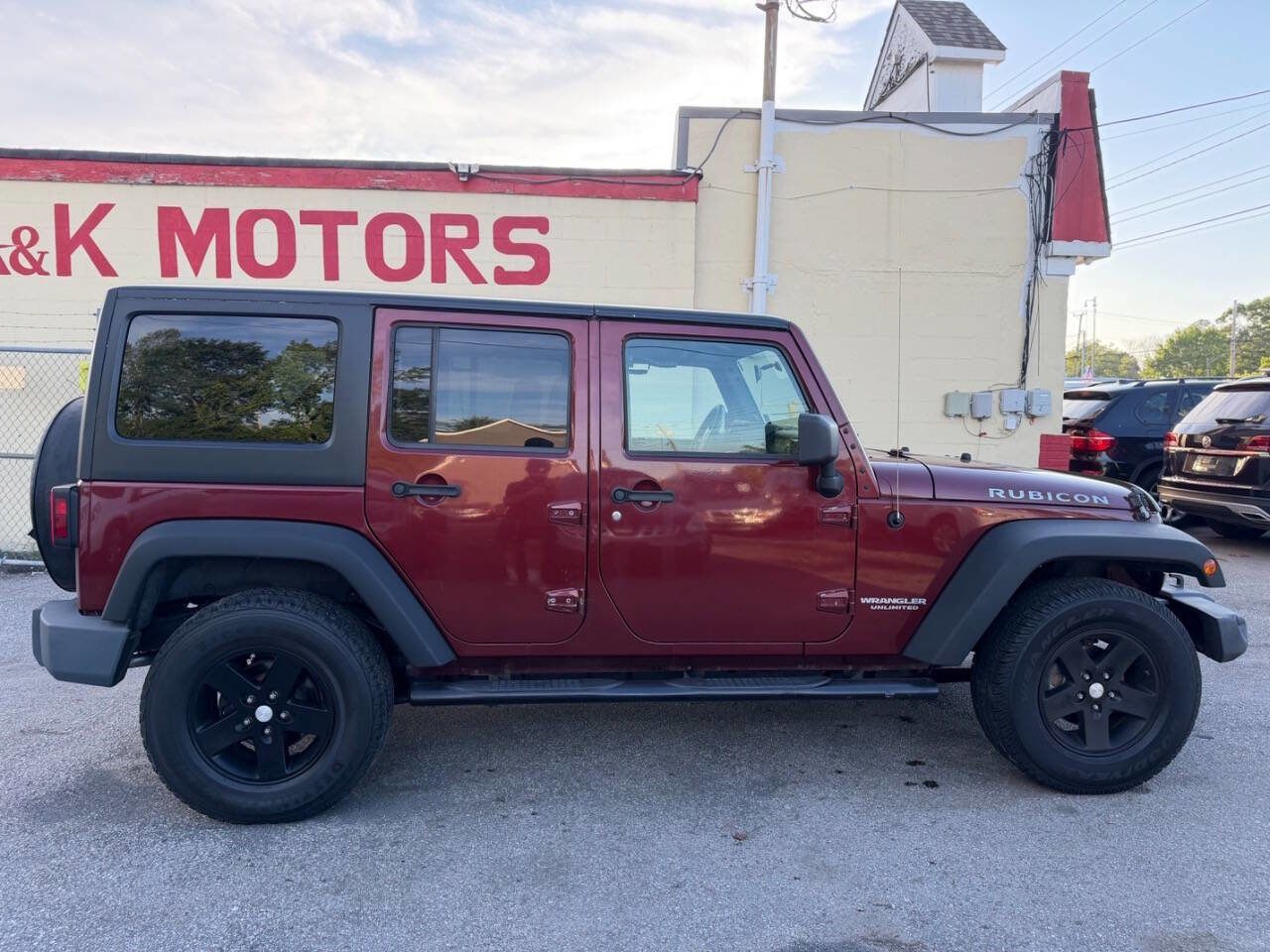 Used 2008 Jeep Wrangler Unlimited Rubicon w/ Dual Top Group AWD/4WD image 9