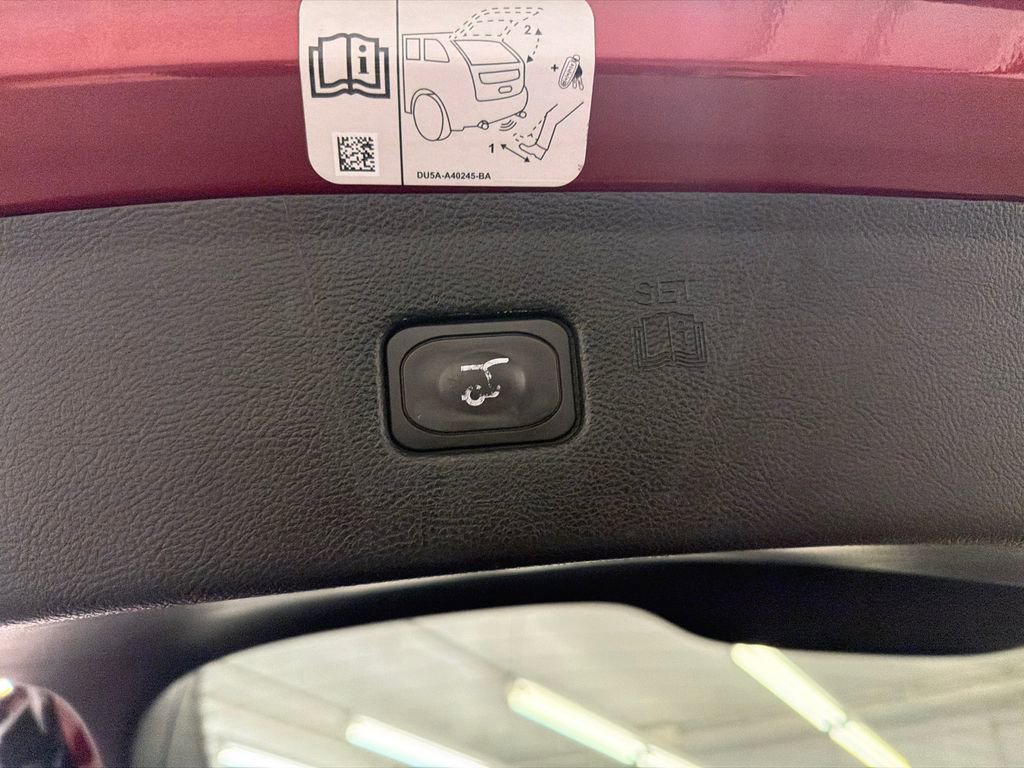 Used 2018 Ford Edge SEL w/ Equipment Group 201A FWD image 20