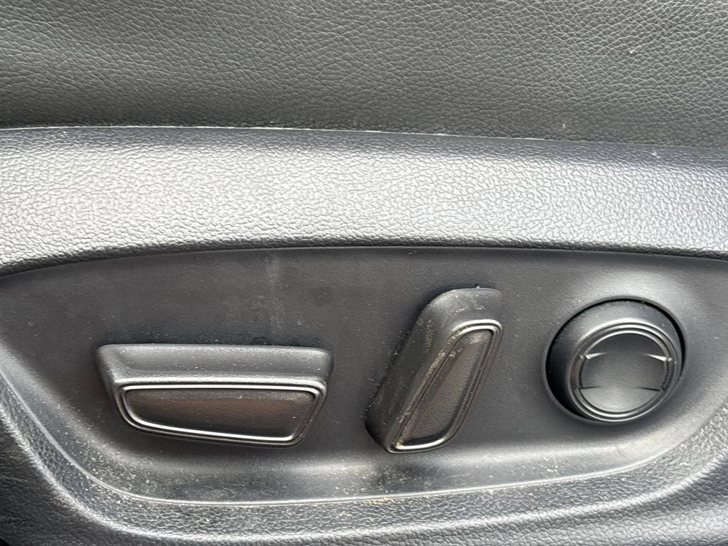 Used 2024 Toyota Camry SE image 9
