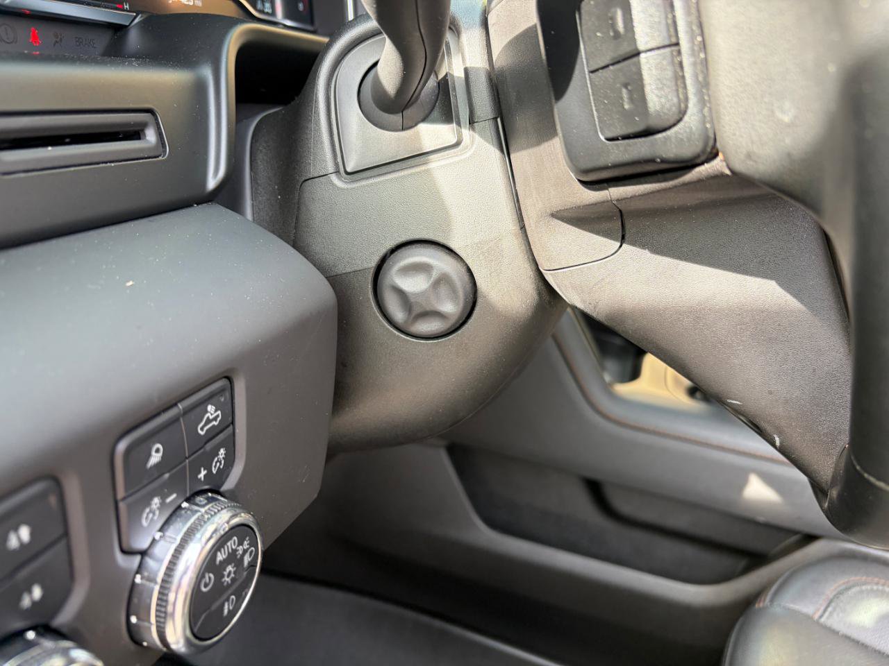 Used 2025 GMC Sierra 1500 AT4 w/ AT4 Premium Package image 15