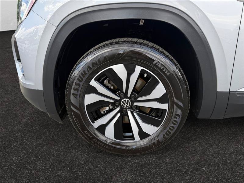 Used 2024 Volkswagen Atlas Cross Sport SE FWD image 17