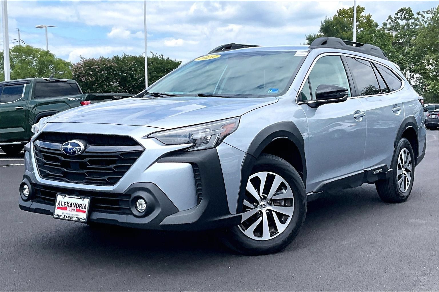 Used 2023 Subaru Outback Premium AWD/4WD video 1