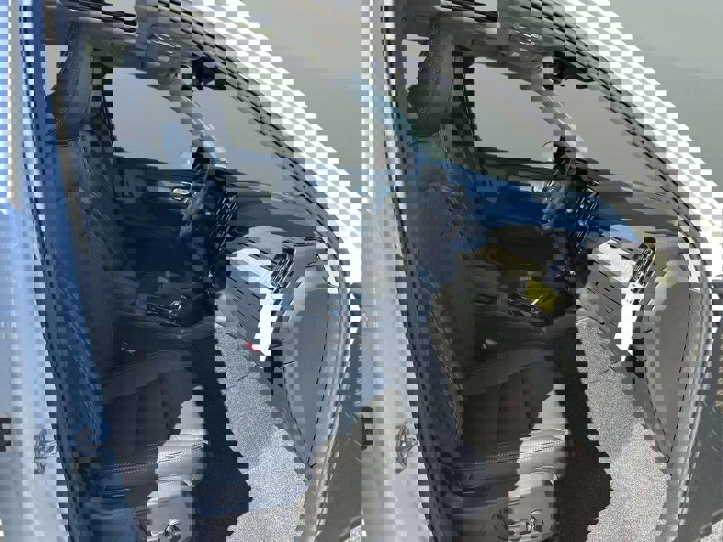 New 2026 Volvo XC40 B4 Plus w/ Protection Package Premier image 15