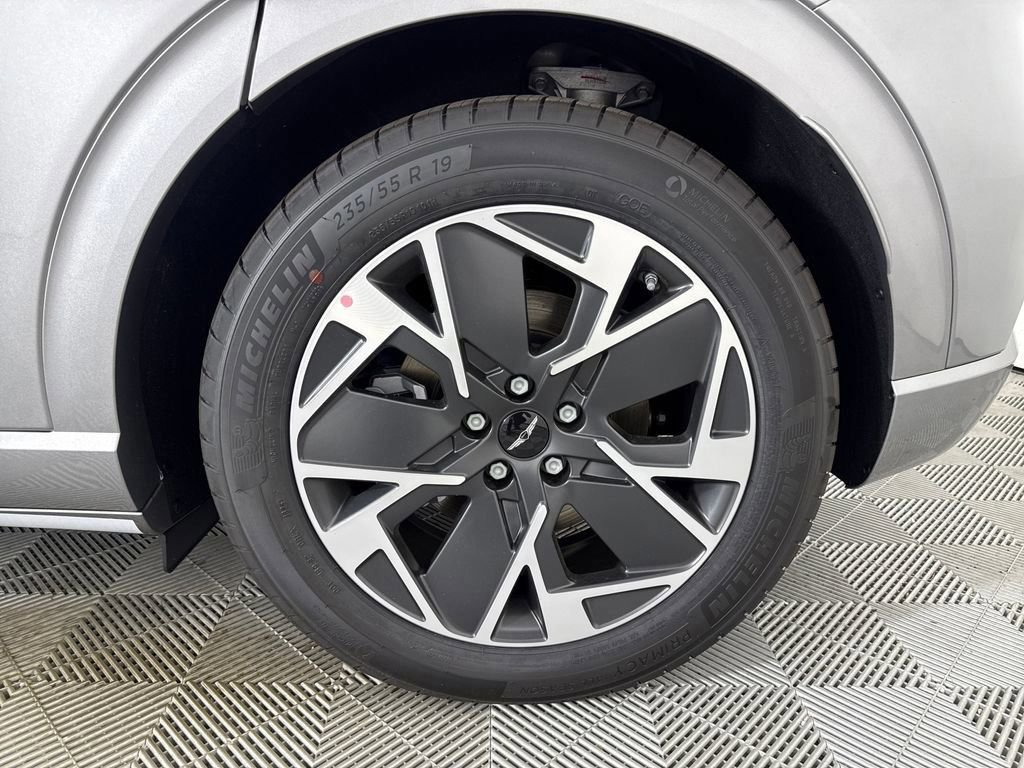 New 2026 Genesis GV60 RWD image 12