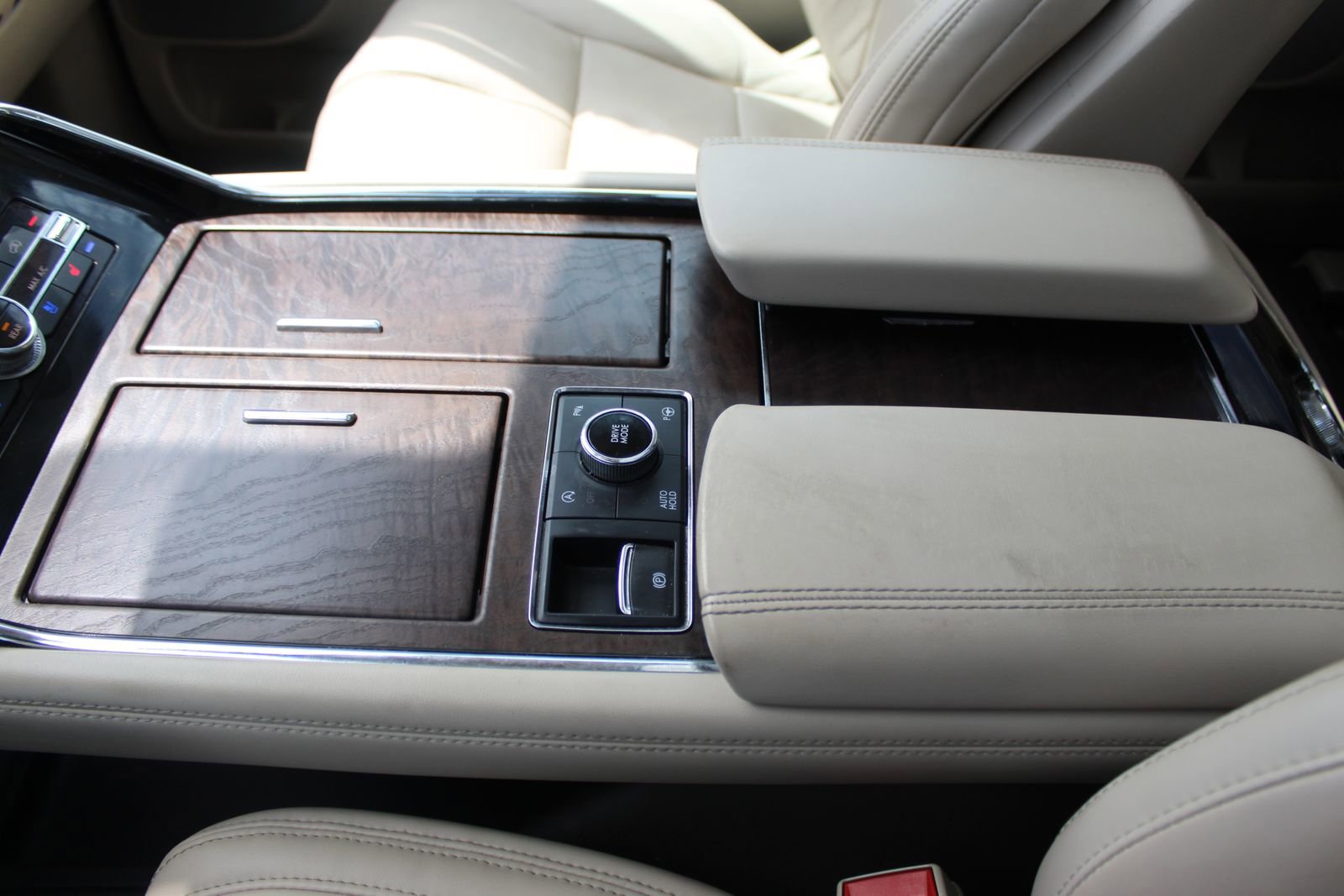 Used 2020 Lincoln Navigator L Reserve w/ Equipment Group 208A Reserve AWD/4WD image 34