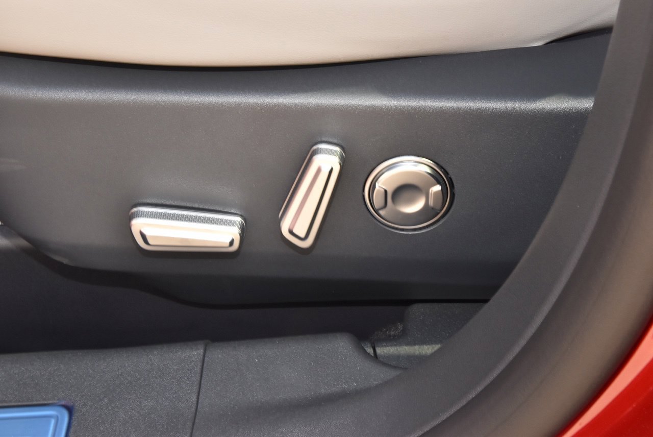New 2026 Lincoln Nautilus Reserve AWD/4WD image 36