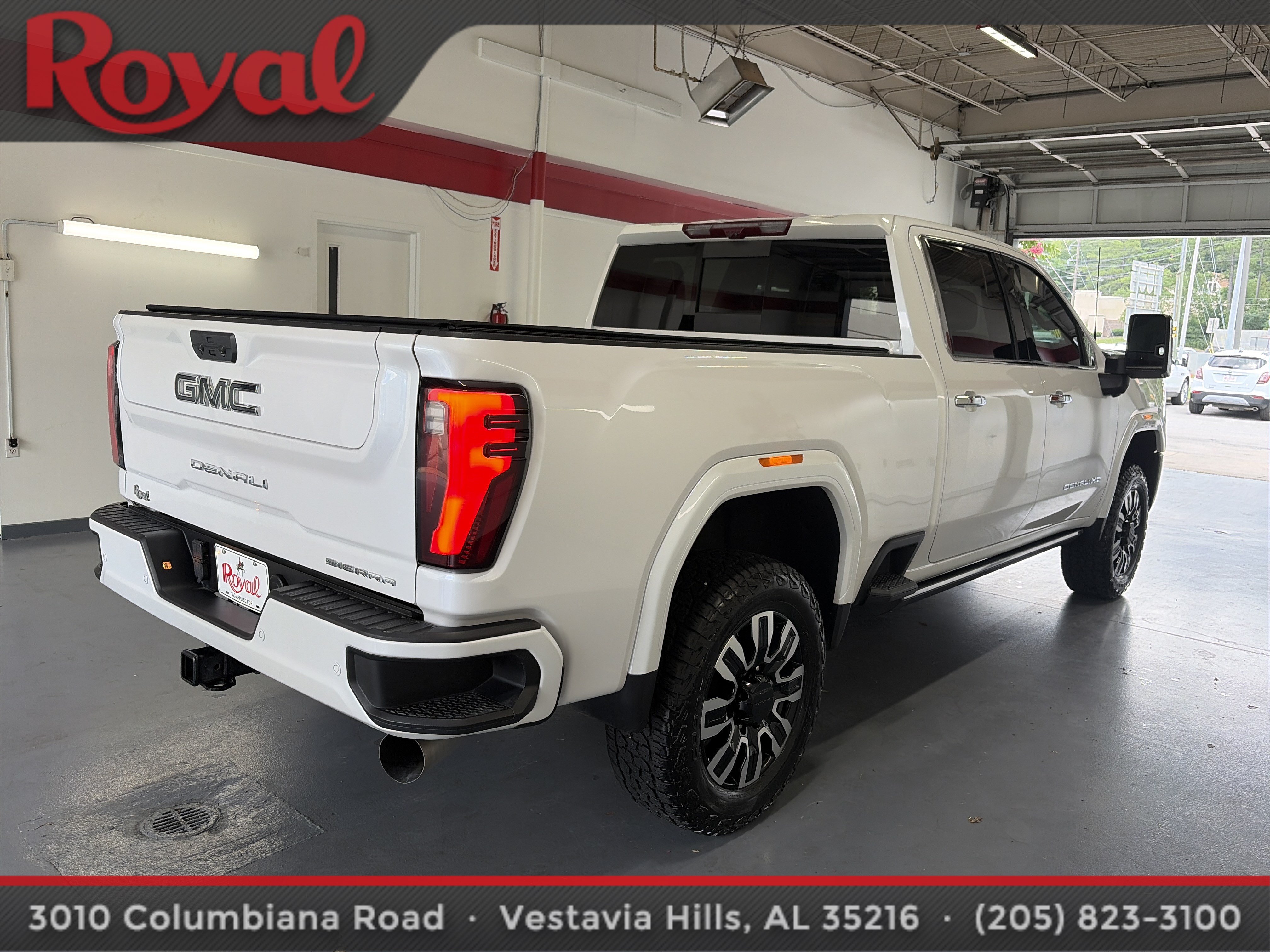 Used 2024 GMC Sierra 2500 Denali Ultimate w/ Max Trailering Package AWD/4WD image 5