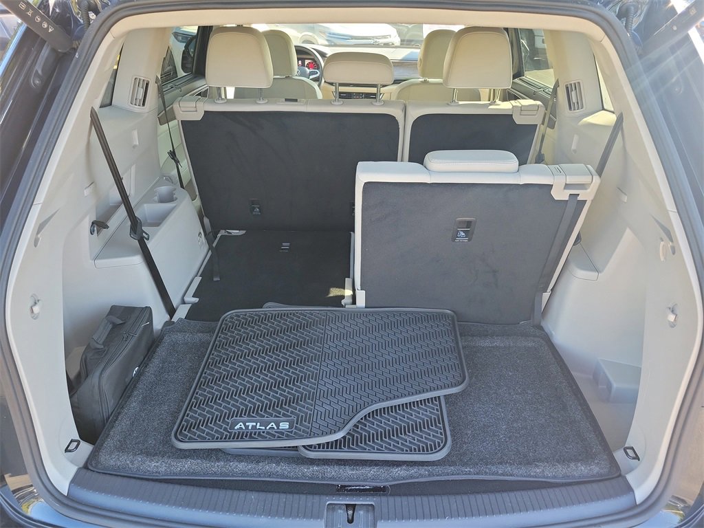 Used 2024 Volkswagen Atlas SEL Premium R-Line image 9