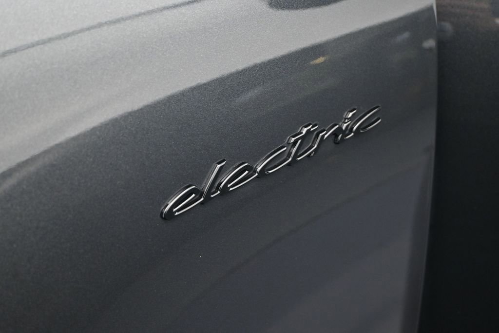 Certified 2024 Porsche Macan Turbo Electric AWD/4WD image 30
