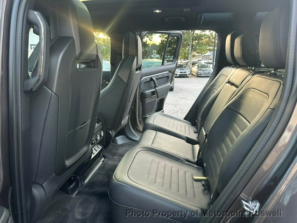 Used 2025 Land Rover Defender 110 OCTA image 17