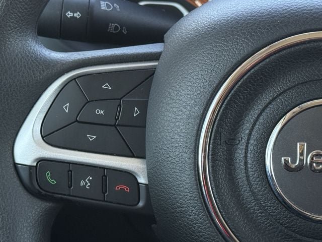 Used 2023 Jeep Renegade Latitude AWD/4WD image 13