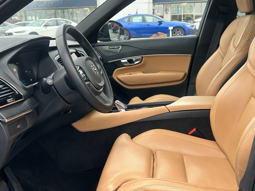 Used 2023 Volvo XC90 B6 Ultimate w/ Protection Package Premier image 8