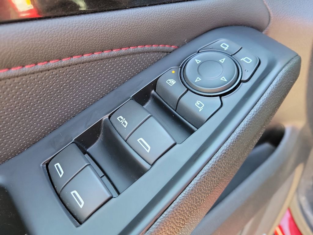 Used 2023 Chevrolet Traverse RS AWD/4WD image 21