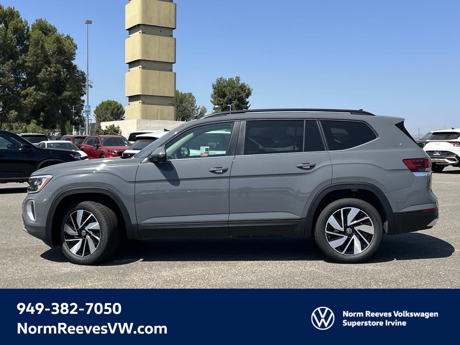 New 2026 Volkswagen Atlas SE image 2