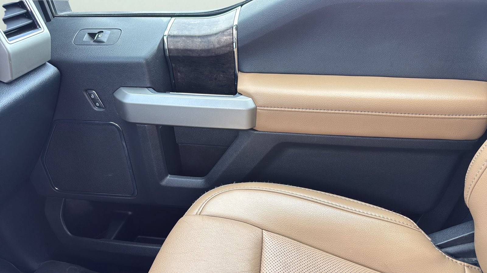 Certified 2022 Ford F350 Lariat AWD/4WD image 23