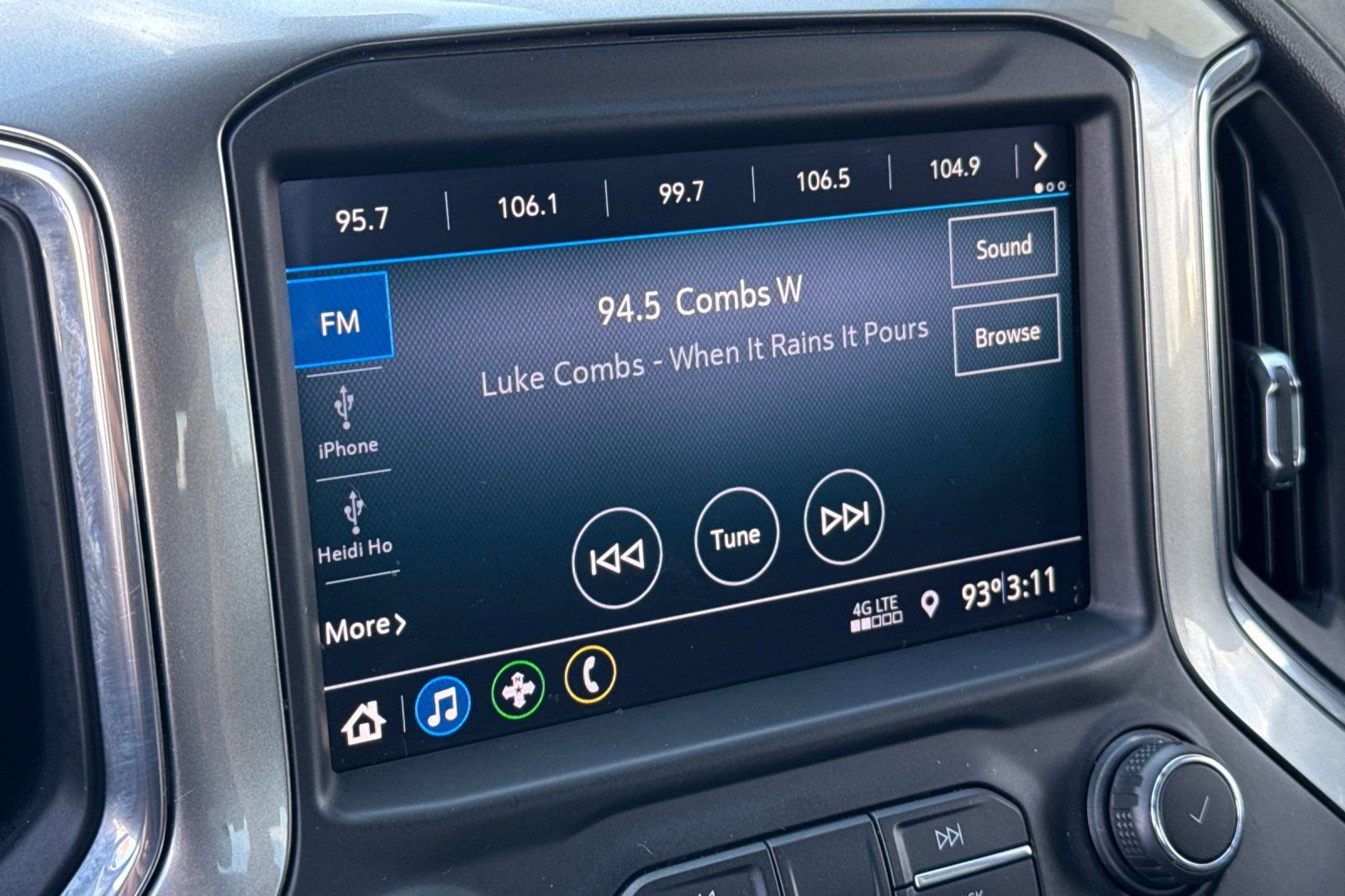 Used 2020 Chevrolet Silverado 1500 RST image 26