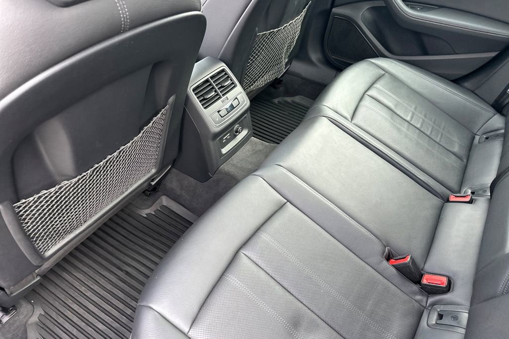 Used 2019 Audi S4 Prestige w/ Prestige Package image 11