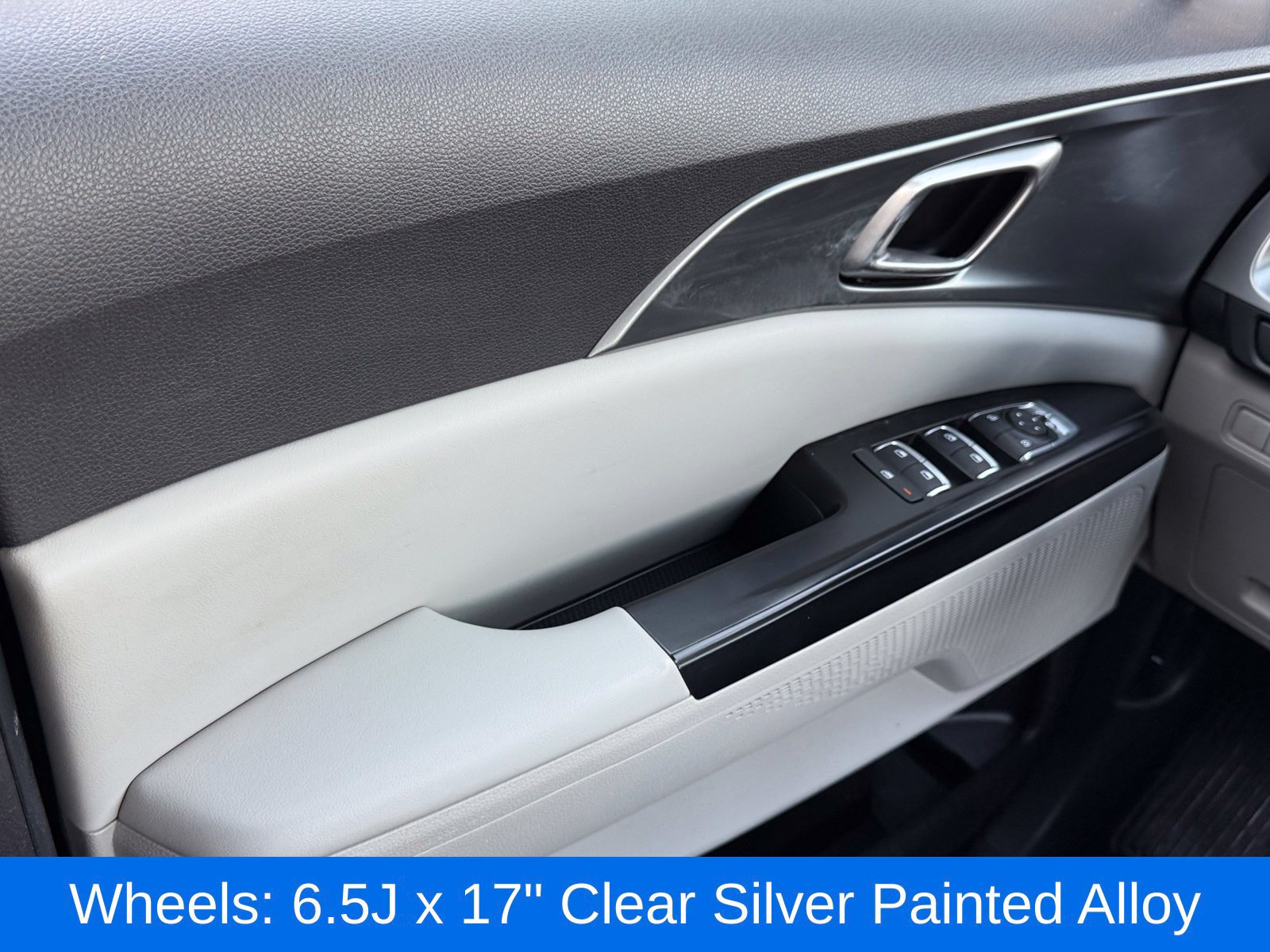 Used 2022 Kia Carnival LX FWD image 37