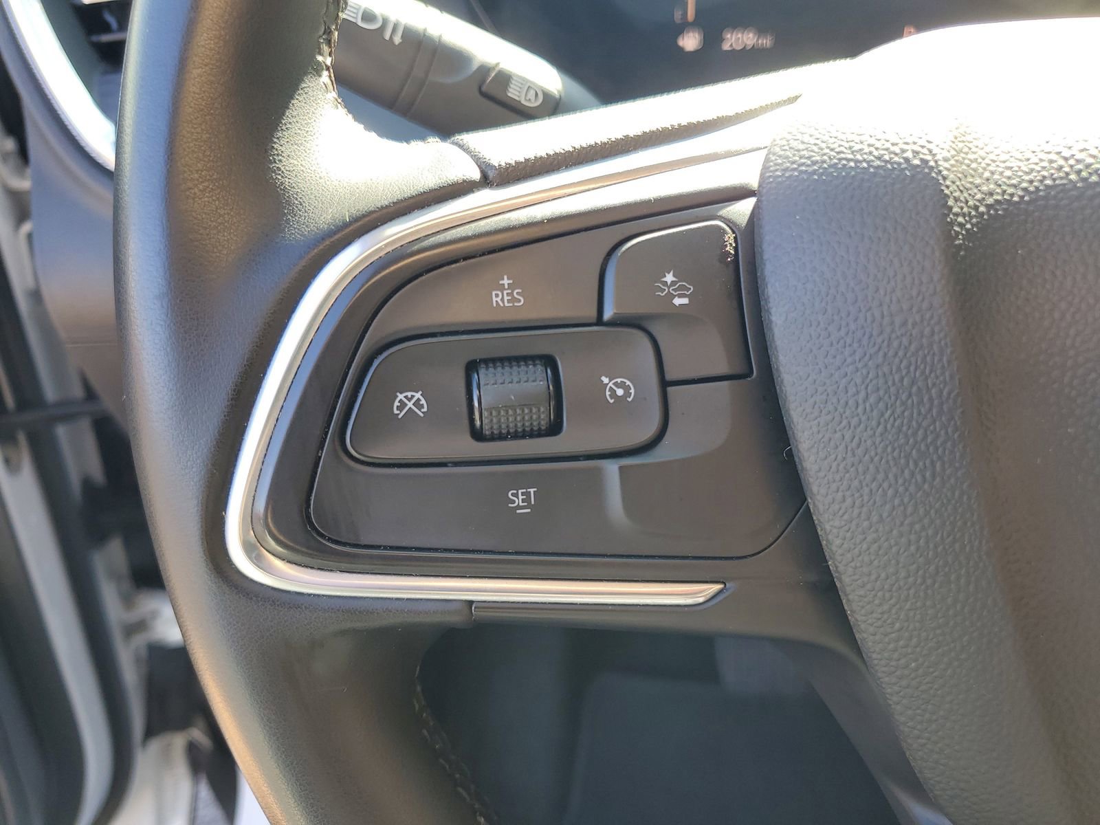 Used 2024 Buick Encore GX Sport Touring image 11