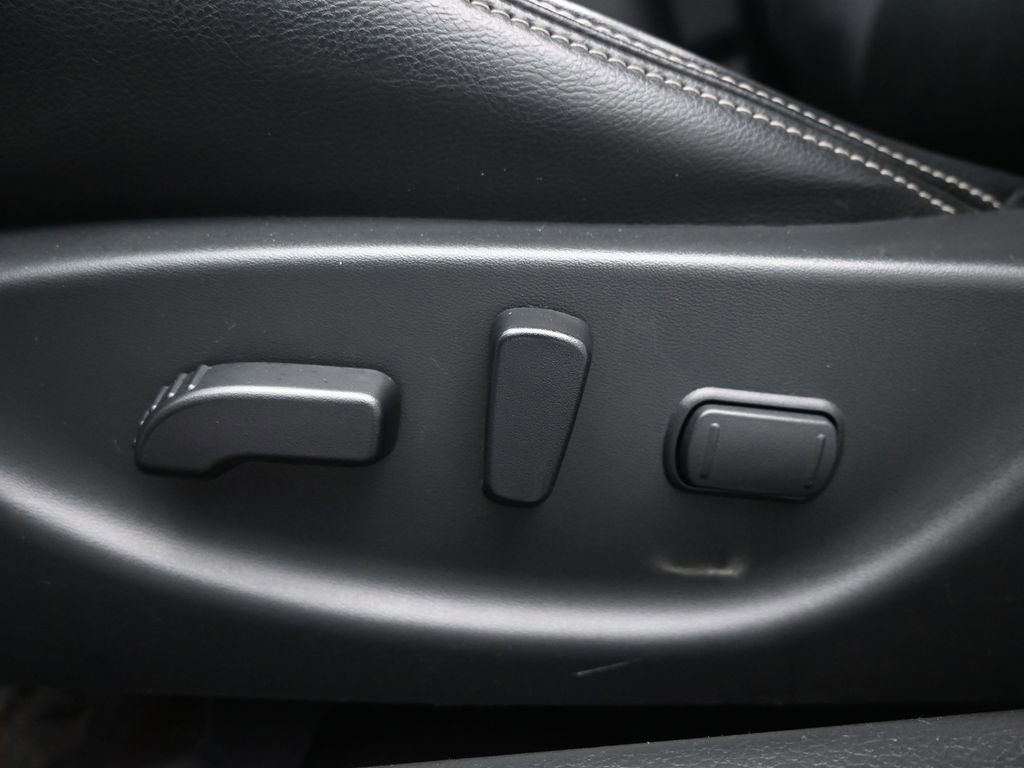 Used 2023 Nissan Maxima SV w/ Floor Mat Group image 10