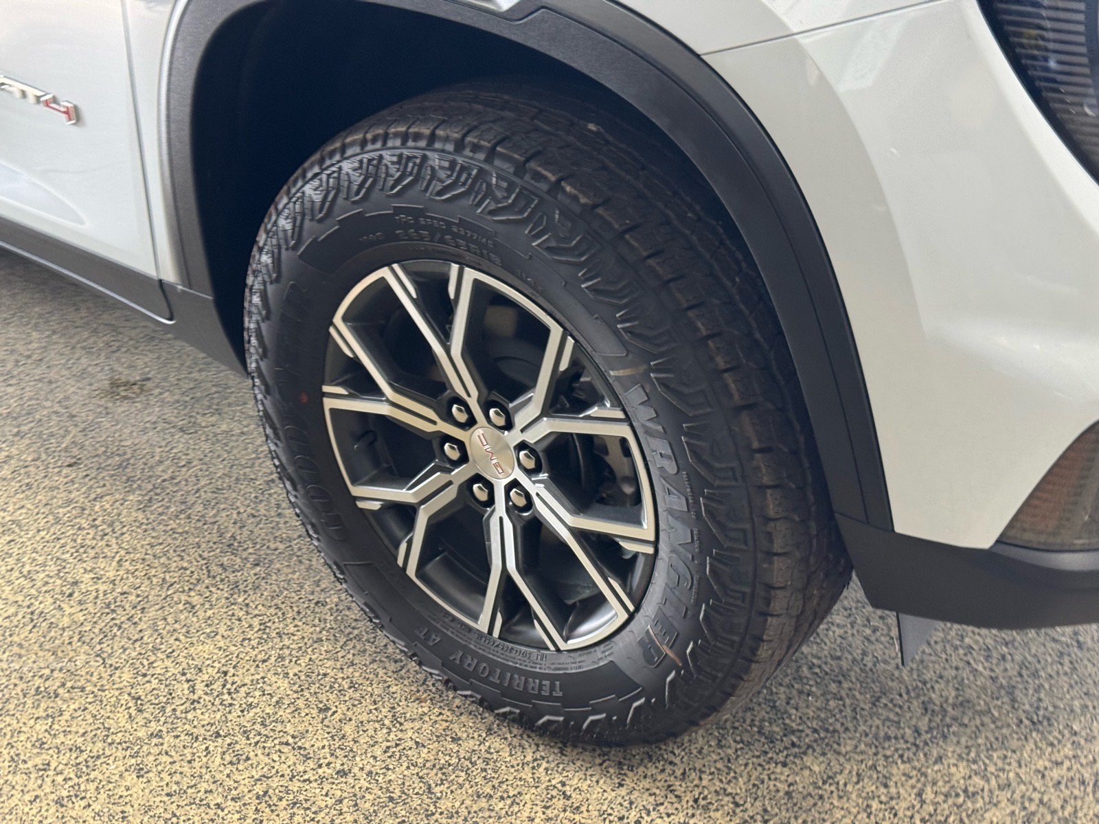 New 2027 GMC Acadia AT4 w/ Luxury Package AWD/4WD image 4