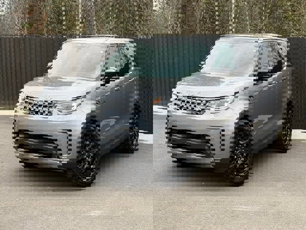 Certified 2025 Land Rover Discovery S image 1