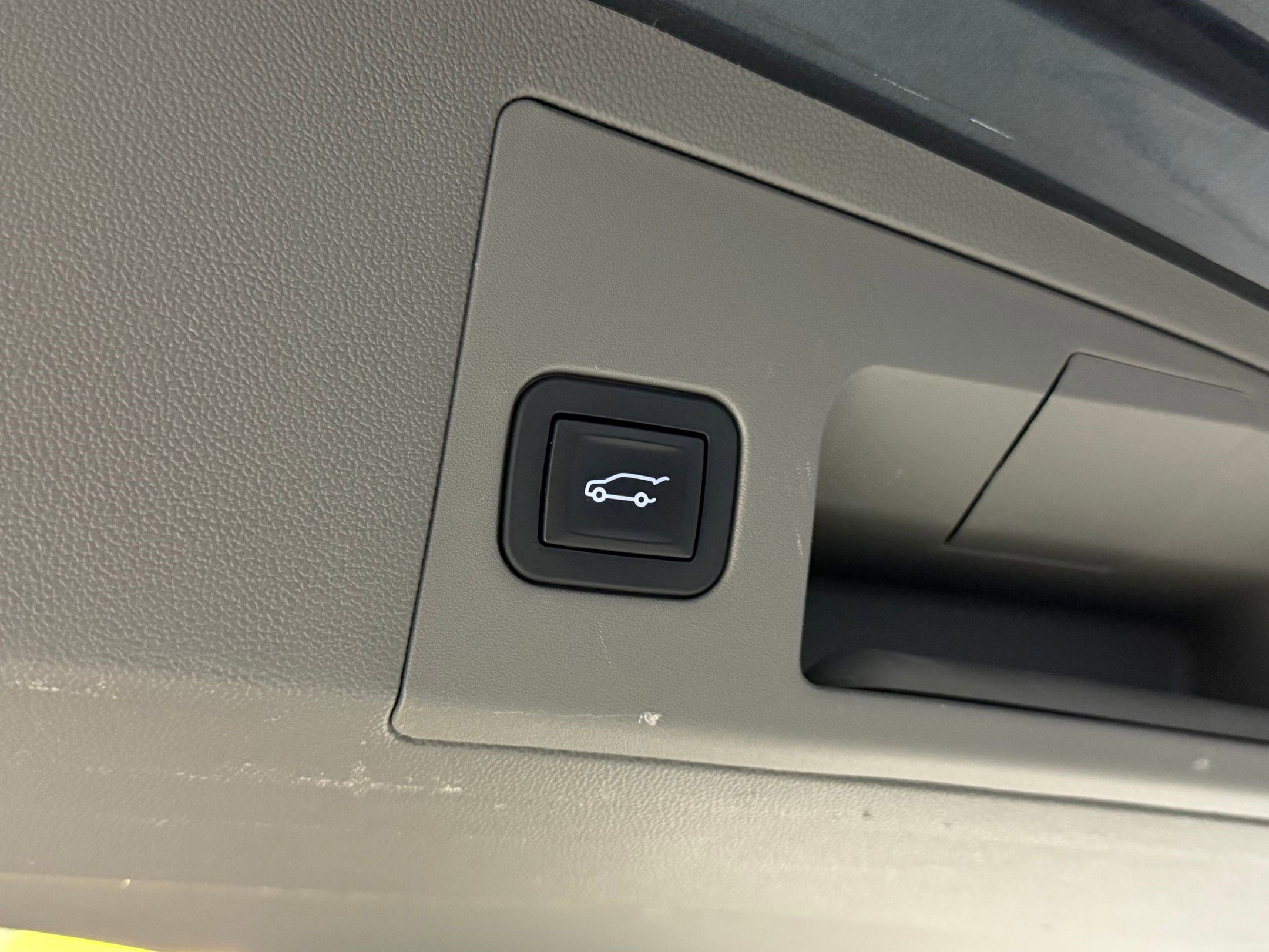 Used 2020 Cadillac XT5 Premium Luxury FWD image 43