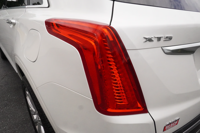 Used 2017 Cadillac XT5 Platinum AWD/4WD image 33