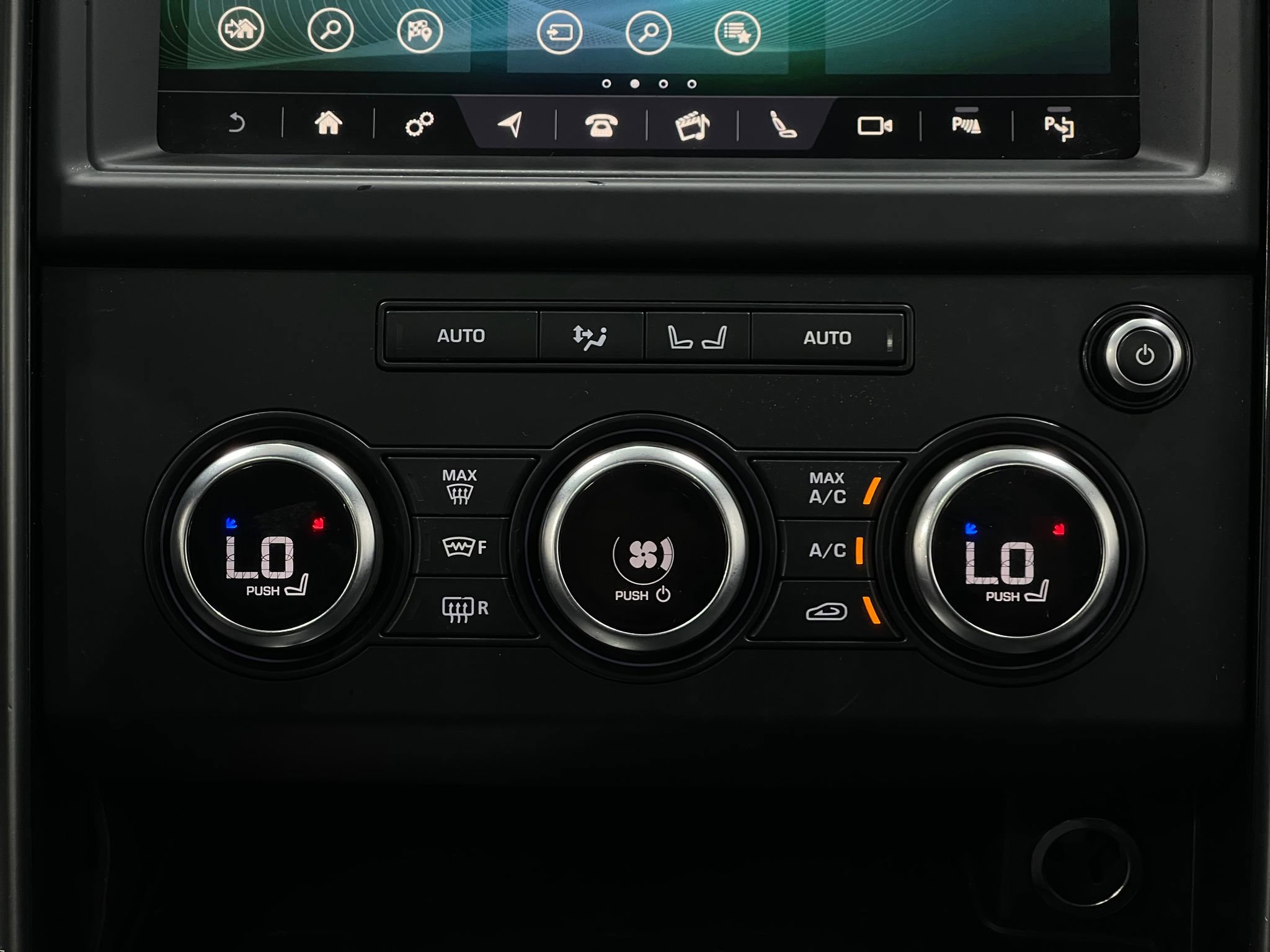 Used 2020 Land Rover Discovery Landmark AWD/4WD image 24