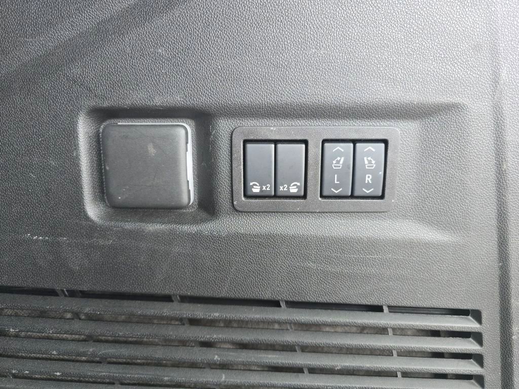 Used 2025 Chevrolet Tahoe Premier image 12