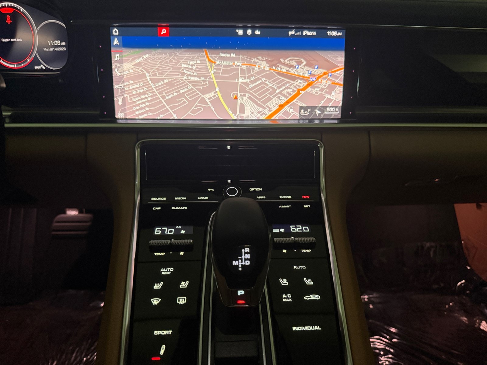 Used 2021 Porsche Panamera RWD image 21