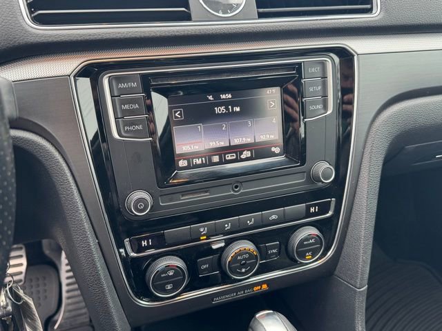 Used 2016 Volkswagen Passat 1.8T R-Line image 24